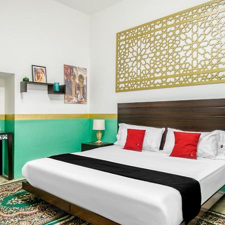 Capital O Hotel Riad ケレタロ エクステリア 写真