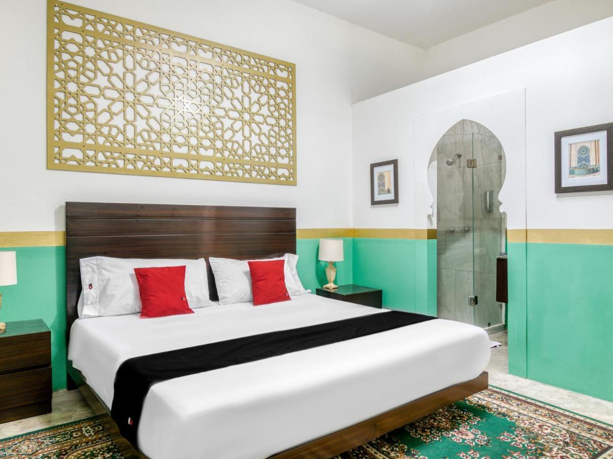 Capital O Hotel Riad ケレタロ エクステリア 写真